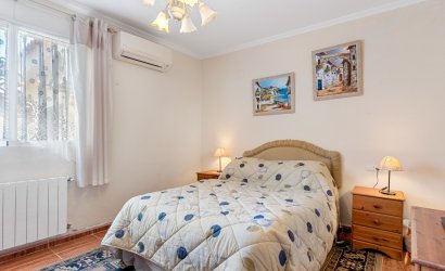 Herverkoop - Villa -
Jacarilla - Inland