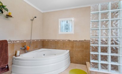 Herverkoop - Villa -
Jacarilla - Inland