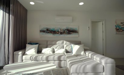 Revente - Apartment -
Finestrat