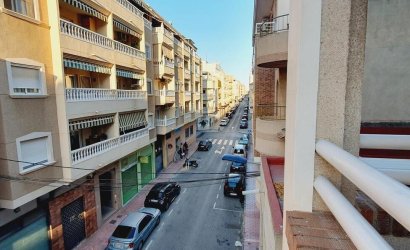 Revente - Apartment -
Torrevieja - Centro