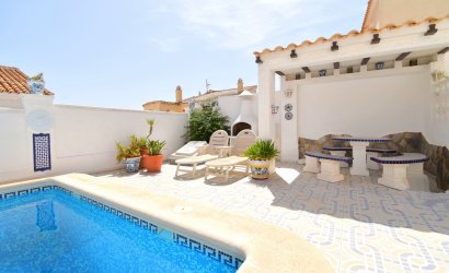 Resale - Villa -
Orihuela Costa - Villamartín