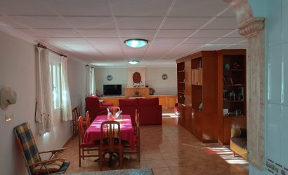 Reventa - Villa -
Yecla - Inland