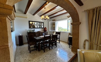 Resale - Villa -
Jávea - Pinosol