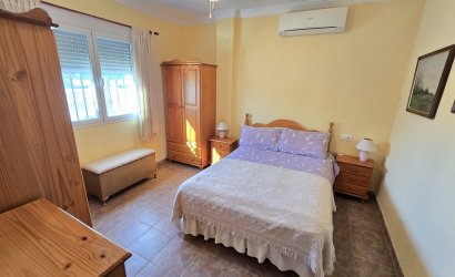 Reventa - Villa -
Vinuela - Inland