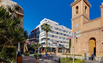 Revente - Apartment -
Torrevieja - Centro