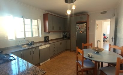 Herverkoop - Villa -
Avileses - Inland