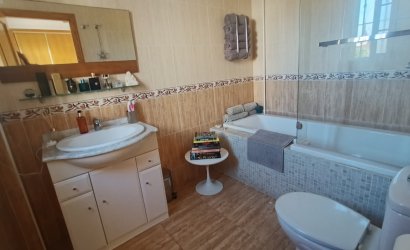 Herverkoop - Villa -
Avileses - Inland