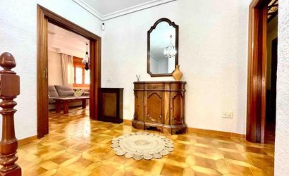 Herverkoop - Villa -
Orihuela Costa - Campoamor