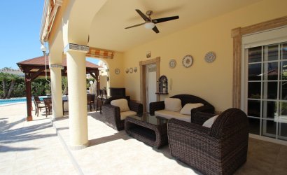 Resale - Villa -
Torrevieja - Punta Prima