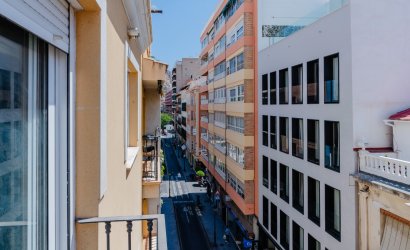 Revente - Apartment -
Alicante - Center