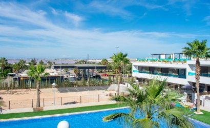 Herverkoop - Herenhuis -
Torrevieja - Los Balcones