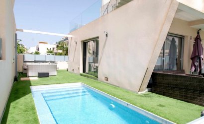 Resale - Villa -
Orihuela Costa - Mil Palmeras