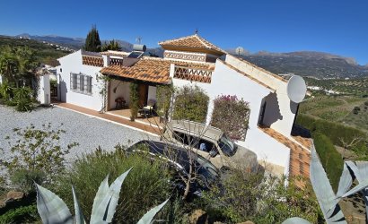 Revente - Villa -
Vinuela - Inland