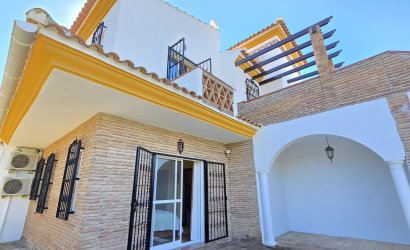 Revente - Villa -
Vinuela - Inland