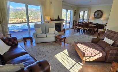 Revente - Villa -
Vinuela - Inland