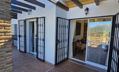 Revente - Villa -
Vinuela - Inland