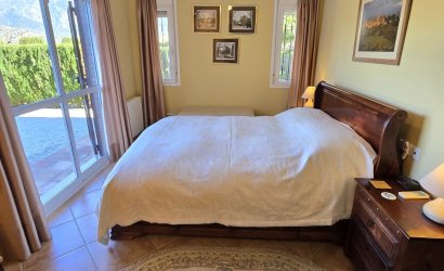 Revente - Villa -
Vinuela - Inland