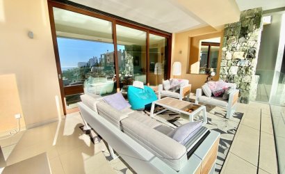 Resale - Apartment -
Benahavis - La Quinta