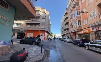 Revente - Apartment -
Torrevieja - Centro