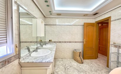 Herverkoop - Penthouse -
Torrevieja - Centro