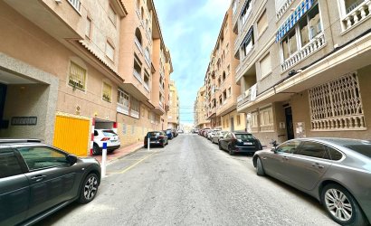 Revente - Apartment -
Torrevieja - Centro