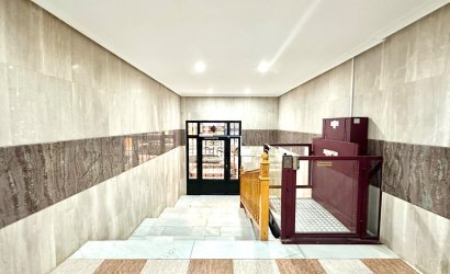 Revente - Apartment -
Torrevieja - Centro