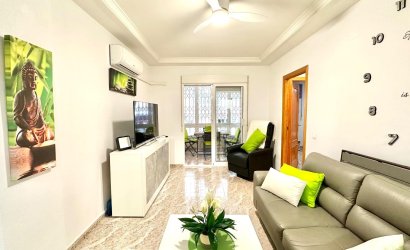 Revente - Apartment -
Torrevieja - Centro