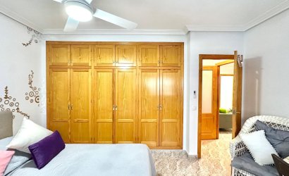 Revente - Apartment -
Torrevieja - Centro