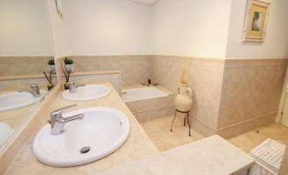 Resale - Apartment -
La Mairena - Inland