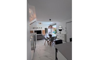 Resale - Villa -
Villamartin - Costa Blanca