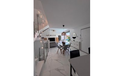 Resale - Villa -
Villamartin - Costa Blanca