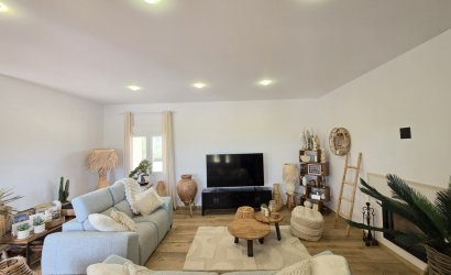 Resale - Villa -
Pinoso - Inland