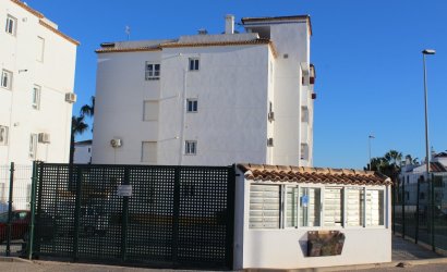 Reventa - Ático -
Villamartín - PAU 8