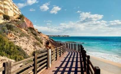 Reventa - Ático -
Villamartín - PAU 8