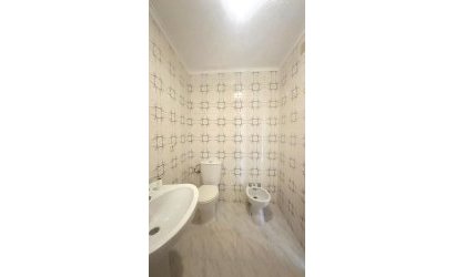 Herverkoop - Apartment -
Torrevieja - Estacion De Autobuses