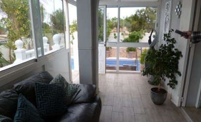 Herverkoop - Villa -
Playa Flamenca - Costa Blanca