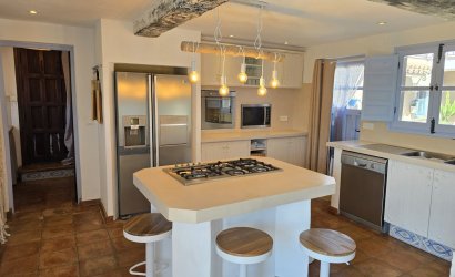 Reventa - Villa -
Vélez-Málaga - Costa del Sol