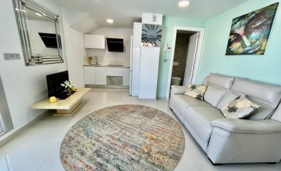 Reventa - Villa -
Villamartin - Costa Blanca