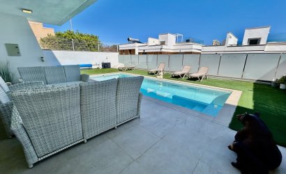 Reventa - Villa -
Villamartin - Costa Blanca