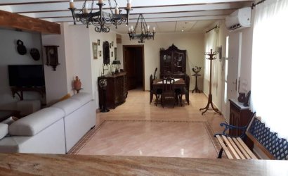 Revente - Villa -
Villena - Inland