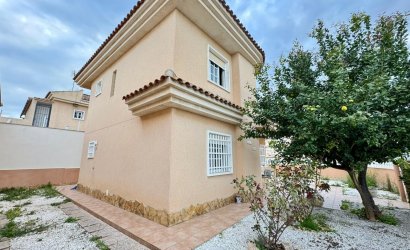 Reventa - Villa -
Torrevieja - Costa Blanca