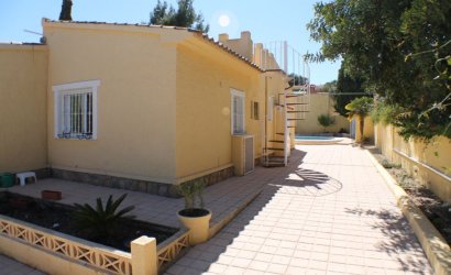 Resale - Villa -
Alfas del Pí - Urbanizaciones