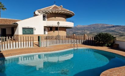 Herverkoop - Villa -
Vinuela - Inland