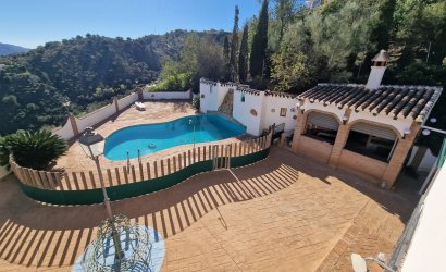 Herverkoop - Villa -
Vinuela - Inland