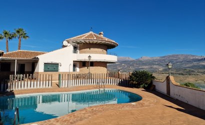 Herverkoop - Villa -
Vinuela - Inland