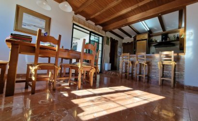 Herverkoop - Villa -
Vinuela - Inland