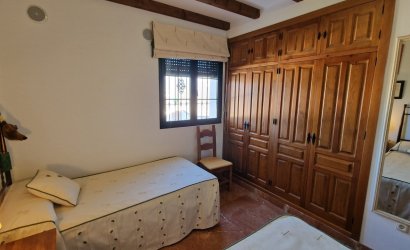 Herverkoop - Villa -
Vinuela - Inland