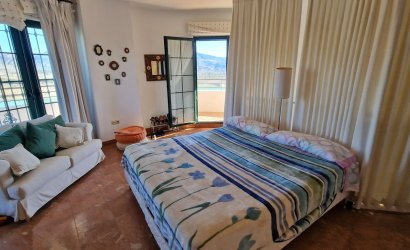 Herverkoop - Villa -
Vinuela - Inland