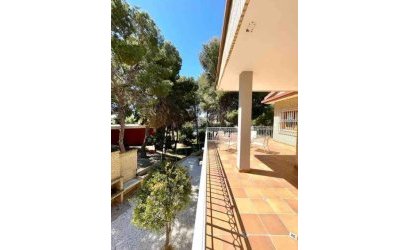 Herverkoop - Villa -
Orihuela Costa - Campoamor