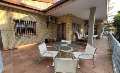 Herverkoop - Villa -
Orihuela Costa - Campoamor